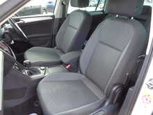 Volkswagen Tiguan TSI SE Navigation 