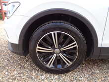 Volkswagen Tiguan TSI SE Navigation 