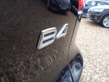 Volvo XC40 B4 MHEV R-Design Pro 