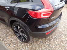 Volvo XC40 B4 MHEV R-Design Pro 