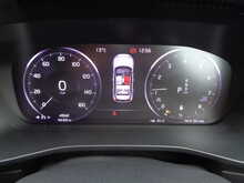 Volvo XC40 B4 MHEV R-Design Pro 