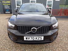 Volvo XC40 B4 MHEV R-Design Pro 