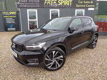 Volvo XC40 B4 MHEV R-Design Pro 