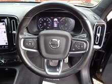 Volvo XC40 B4 MHEV R-Design Pro 