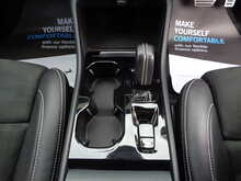 Volvo XC40 B4 MHEV R-Design Pro 