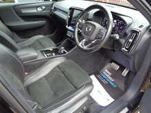 Volvo XC40 B4 MHEV R-Design Pro 