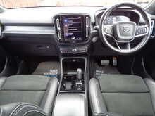 Volvo XC40 B4 MHEV R-Design Pro 
