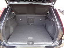 Volvo XC40 B4 MHEV R-Design Pro 