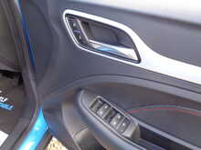 MG MG ZS T-GDI Exclusive 