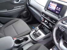 Hyundai KONA T-GDi MHEV SE Connect 