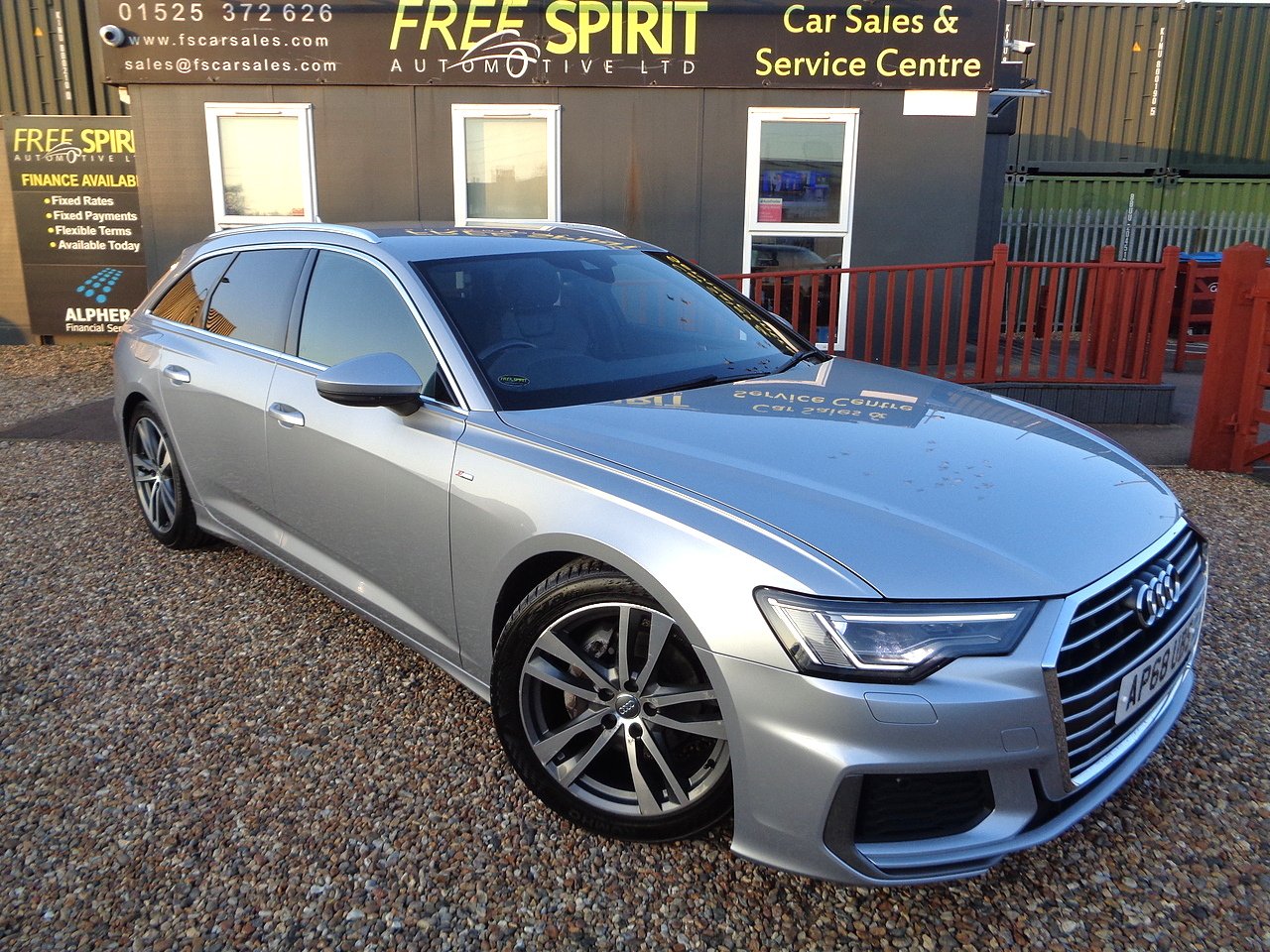 Audi 2.0 TDI 40 S line Estate 5dr Diesel S Tronic Euro 6 (s/s) (204 ps)