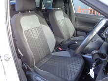 Volkswagen Taigo TSI R-Line 