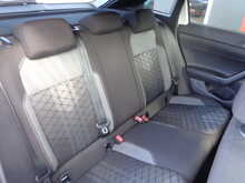 Volkswagen Taigo TSI R-Line 