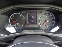 Volkswagen T-Roc TSI SE 