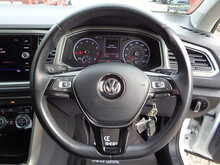 Volkswagen T-Roc TSI SE 