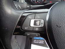 Volkswagen T-Roc TSI SE 