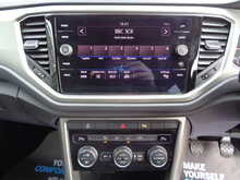 Volkswagen T-Roc TSI SE 