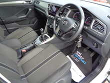 Volkswagen T-Roc TSI SE 