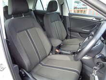 Volkswagen T-Roc TSI SE 