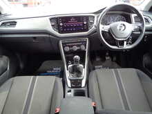 Volkswagen T-Roc TSI SE 