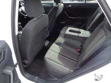 Volkswagen T-Roc TSI SE 