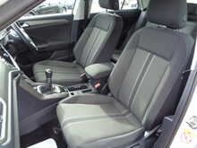 Volkswagen T-Roc TSI SE 