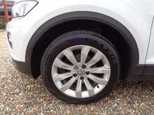 Volkswagen T-Roc TSI SE 