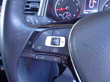 Volkswagen T-Roc TSI SE 