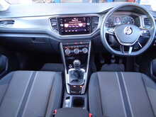 Volkswagen T-Roc TSI SE 