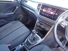 Volkswagen T-Roc TSI SE 
