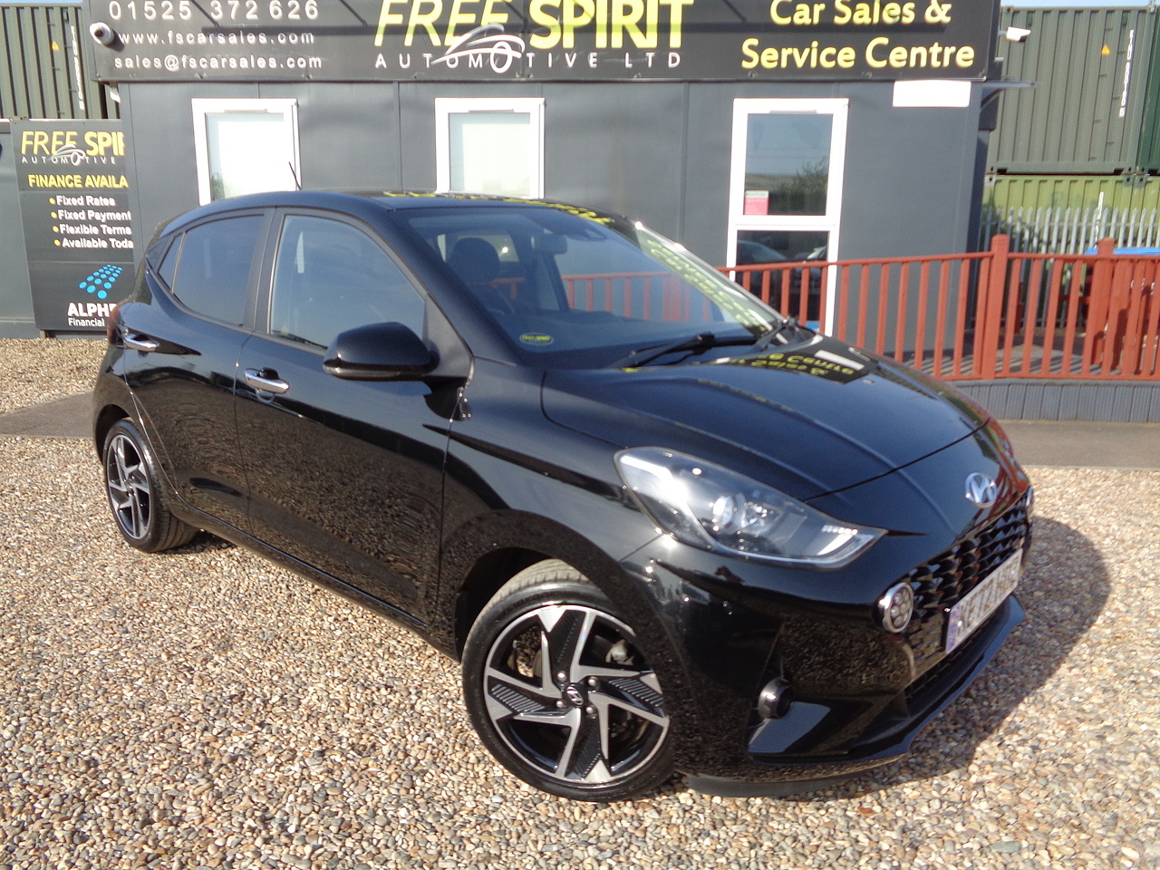 Hyundai 1.0 Premium Hatchback 5dr Petrol Auto Euro 6 (s/s) (67 ps)