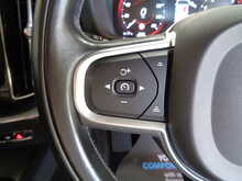 Volvo XC60 T5 Momentum 