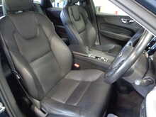 Volvo XC60 T5 Momentum 