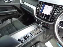 Volvo XC60 T5 R-Design Pro 