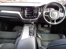 Volvo XC60 T5 R-Design Pro 