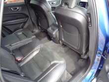 Volvo XC60 T5 R-Design Pro 