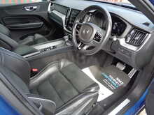 Volvo XC60 T5 R-Design Pro 
