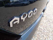 Toyota AYGO VVT-i x-play 