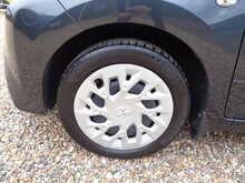 Toyota AYGO VVT-i x-play 