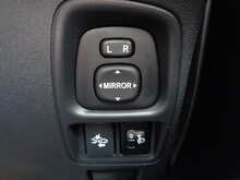 Toyota AYGO VVT-i x-play 