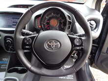 Toyota AYGO VVT-i x-play 