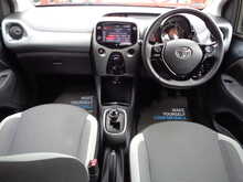 Toyota AYGO VVT-i x-play 