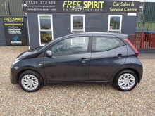 Toyota AYGO VVT-i x-play 