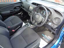 Toyota Yaris VVT-h Excel 