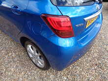 Toyota Yaris VVT-h Excel 