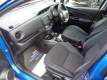 Toyota Yaris VVT-h Excel 