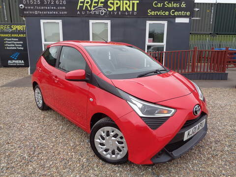 1.0 VVT-i x-play Hatchback 5dr Petrol x-shift Euro 6 (Safety Sense) (71 ps)