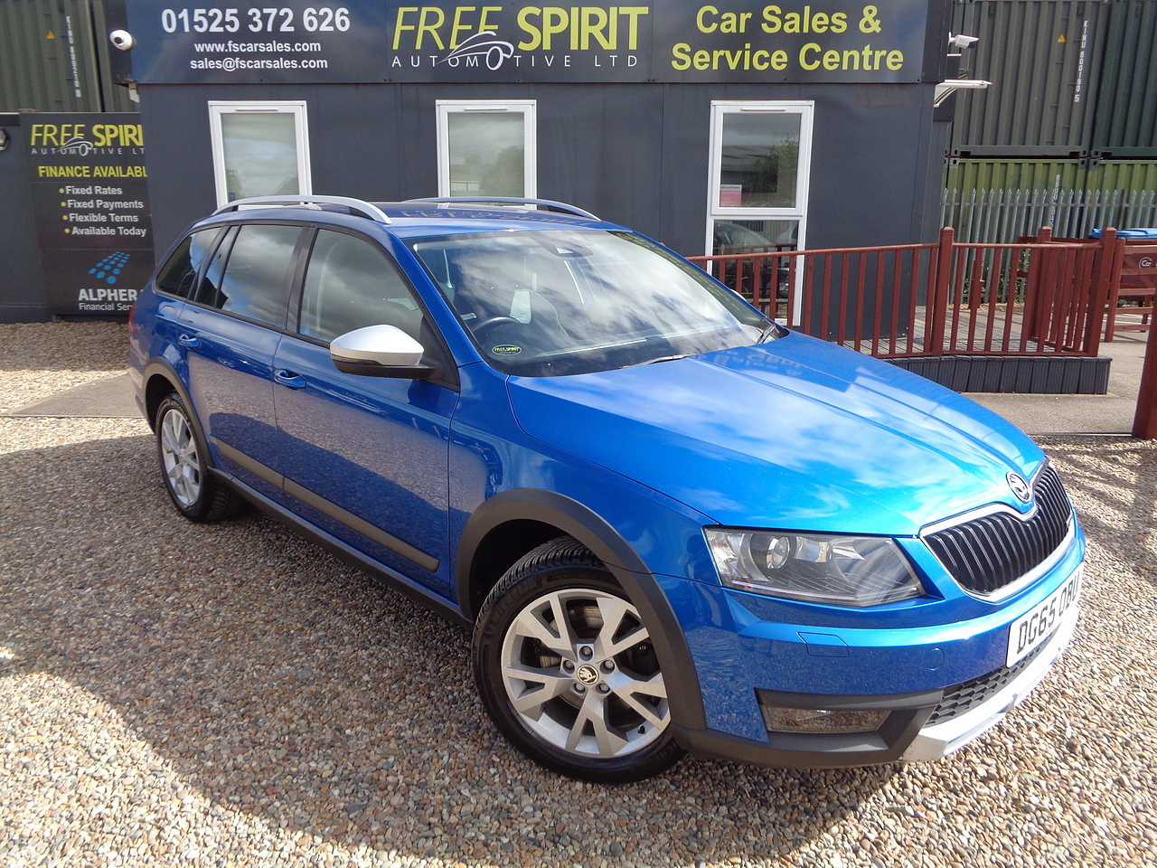 Skoda 2.0 TDI Scout Estate 5dr Diesel DSG 4WD Euro 6 (s/s) (184 ps)