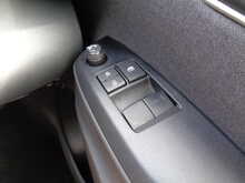 Toyota Yaris VVT-h Icon 
