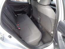 Toyota Yaris VVT-h Icon 